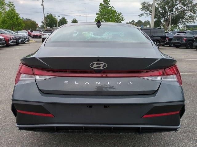 New 2026 Gray Hyundai SE image 31