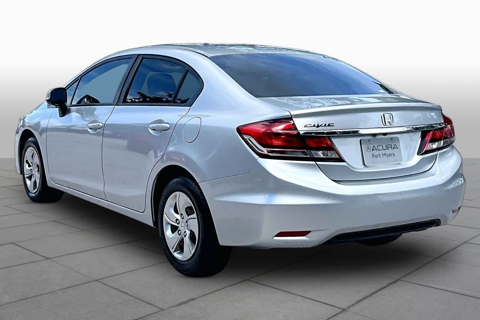 Used 2013 Alabaster Silver Metallic Honda LX image 12