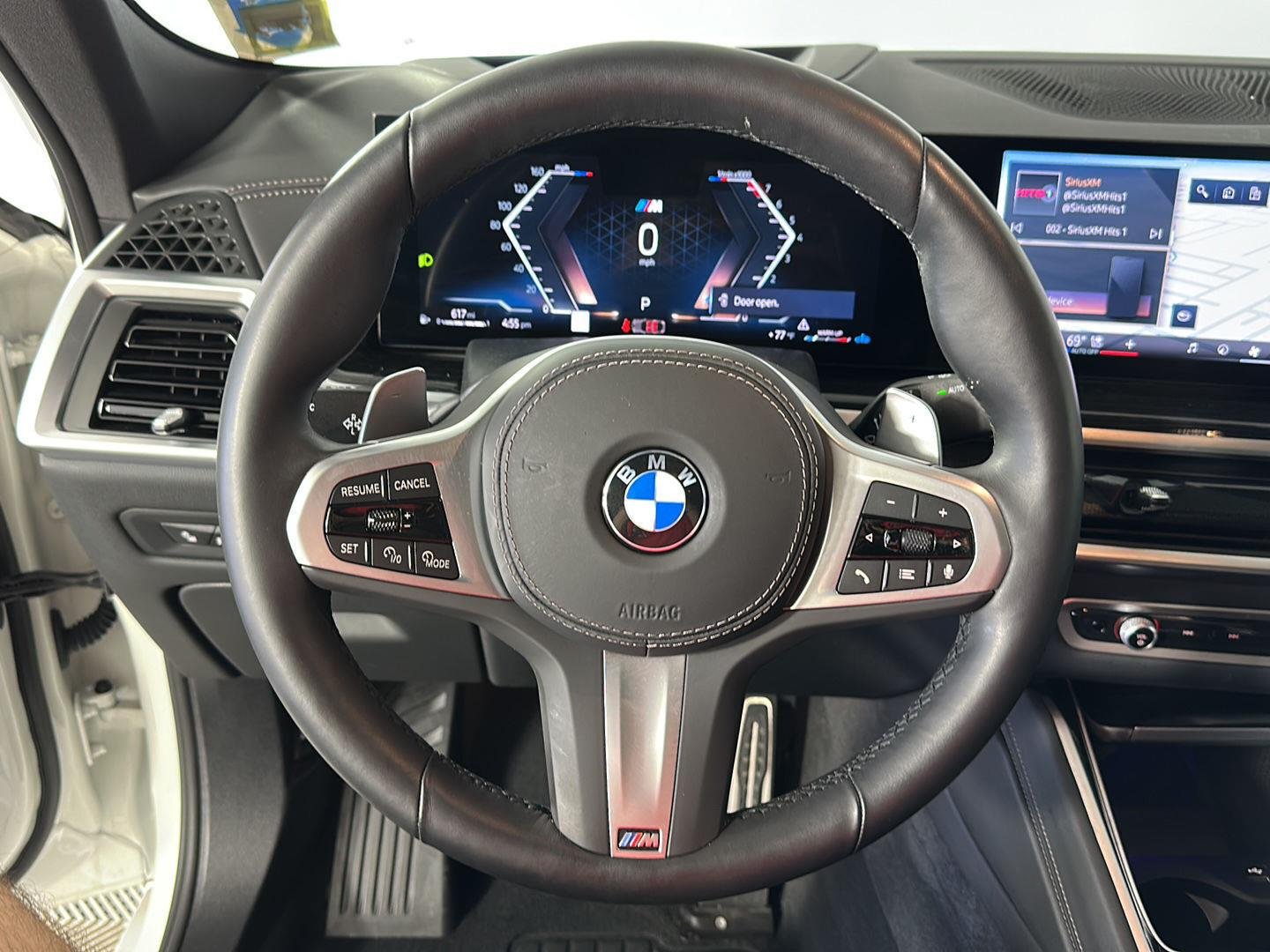 Used 2025 Alpine White BMW xDrive40i image 16
