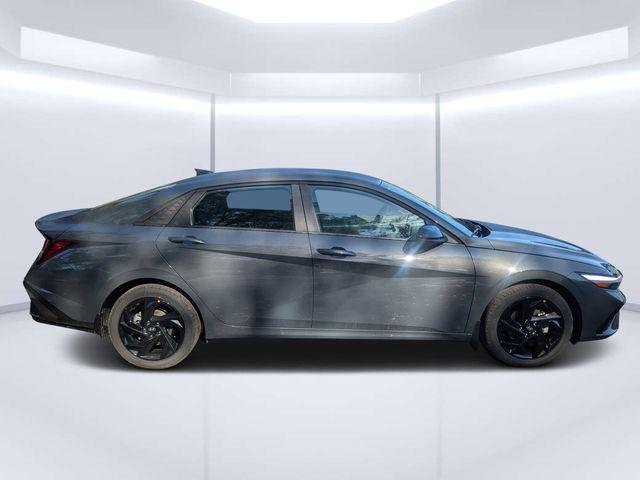 New 2026 Gray Hyundai SEL Sport image 2