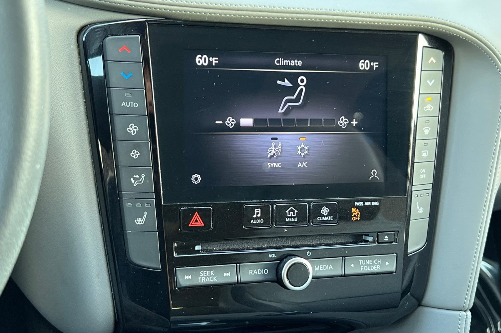 Used 2023 Graphite Shadow INFINITI LUXE image 21