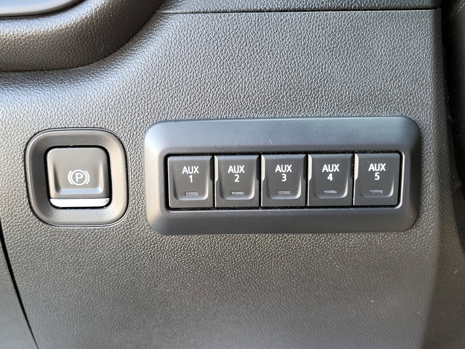 Used 2023 Summit White Chevrolet Custom image 25