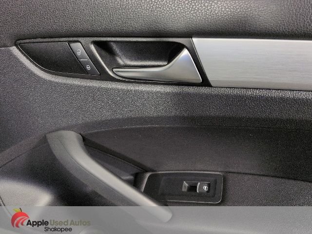 Used 2013 Silver Volkswagen 2.5 SE image 32
