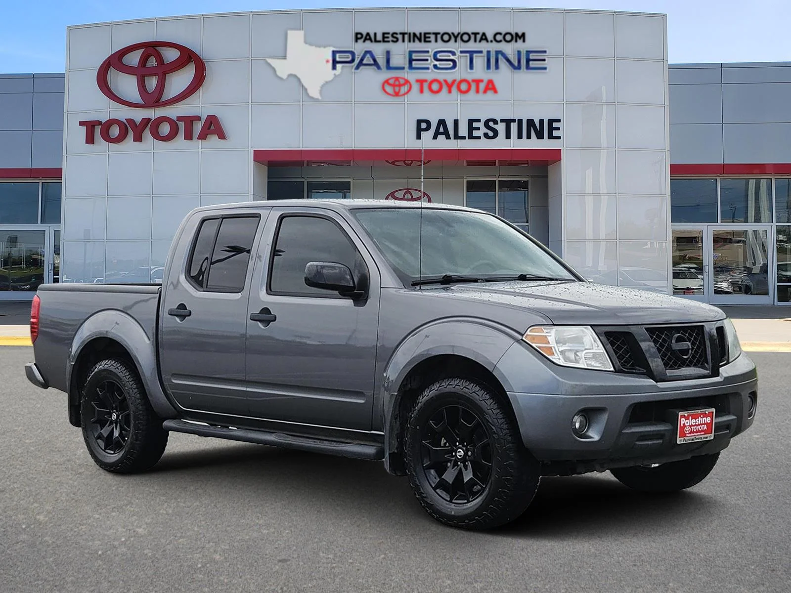 Used 2021 Gray Nissan Crew Cab 4x4 SV Auto image 1