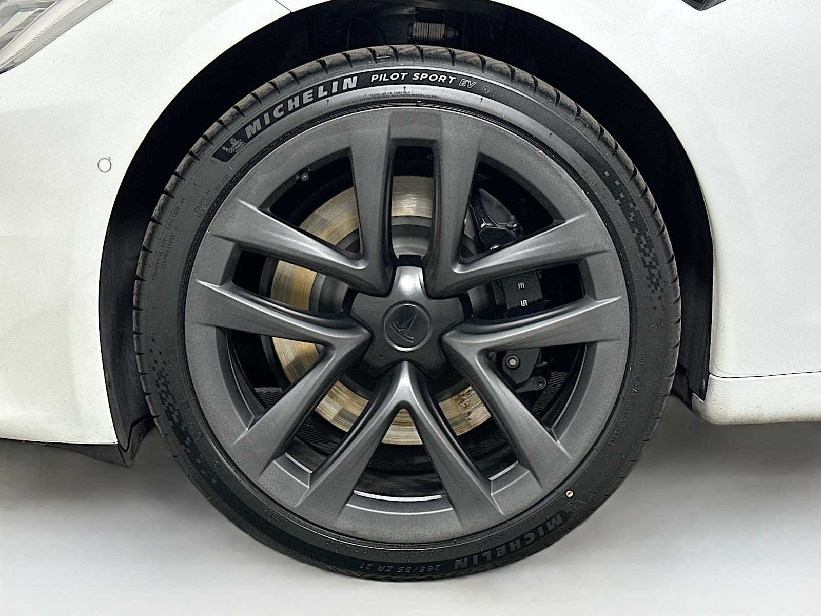 Used 2021 Pearl White Multi-Coat Tesla Plaid image 30
