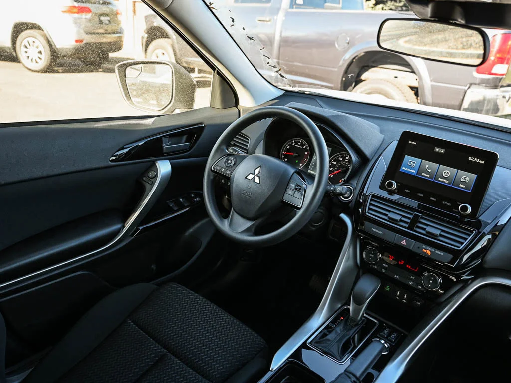 New 2026 White Diamond Mitsubishi LE image 13