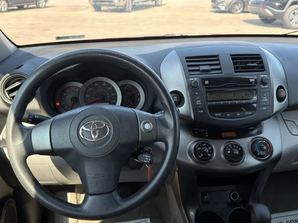 Used 2010 Red Toyota Base image 18
