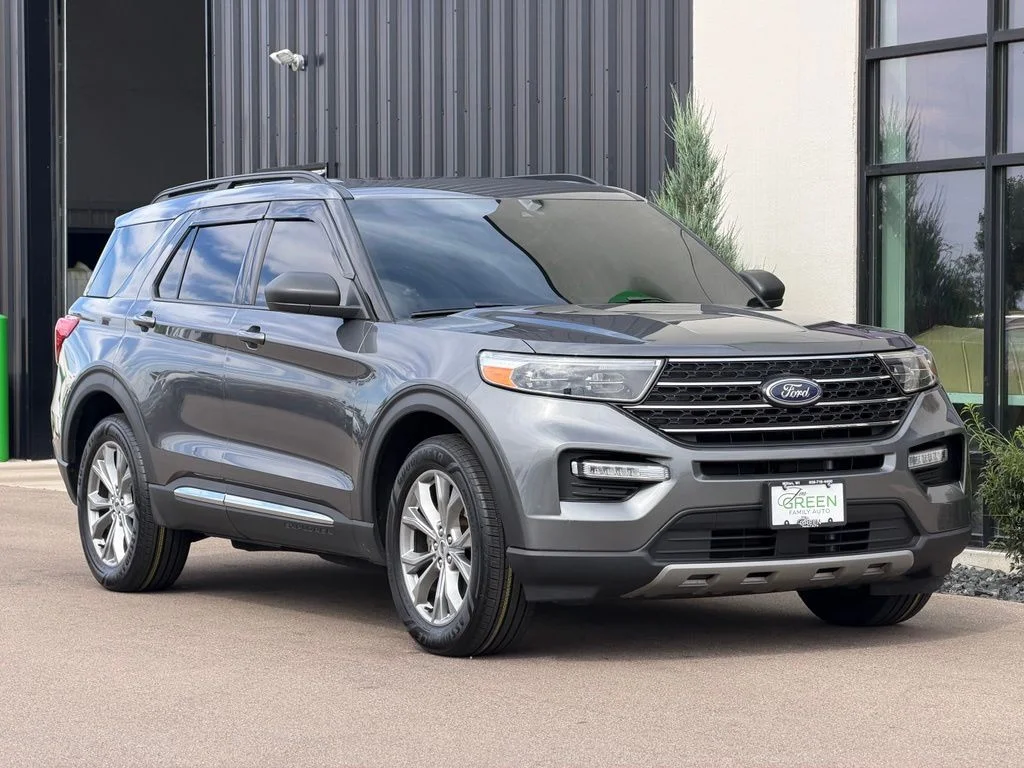 Used 2023 Gray Ford XLT image 4