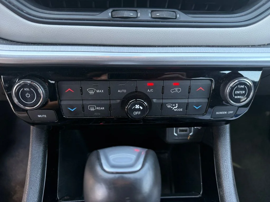 Used 2024 Blue Jeep Limited image 24