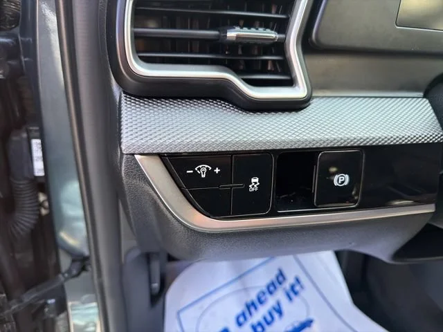 Used 2025 Gray Kia LX image 27