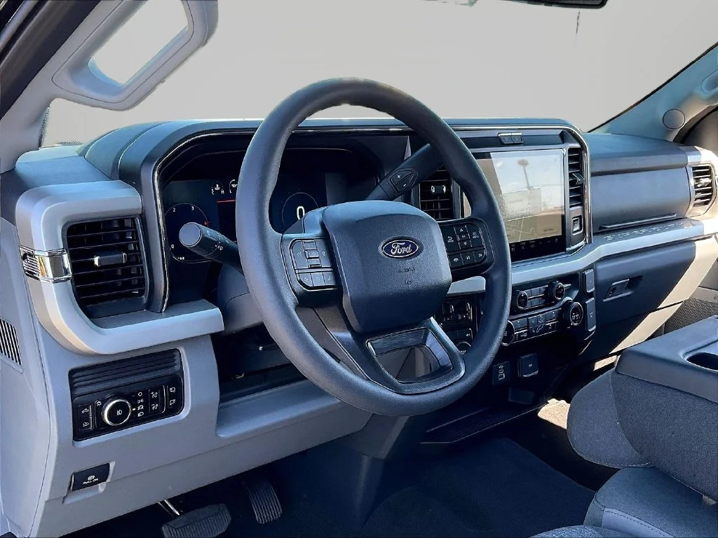 New 2027 Agate Black Metallic Ford F-350® XLT image 7
