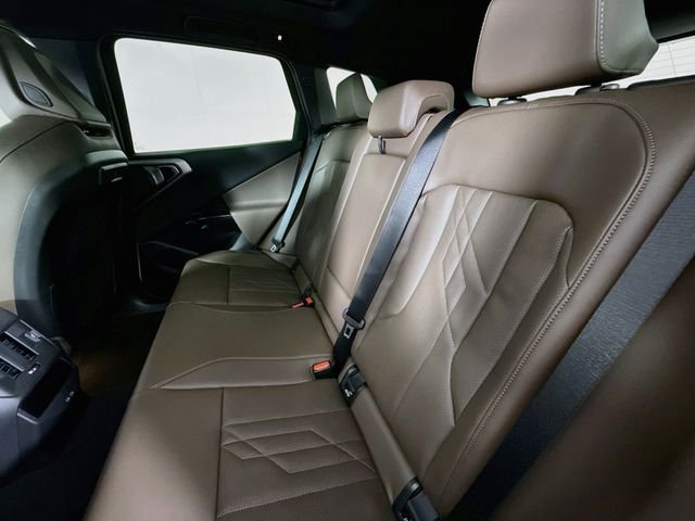 New 2026 White Metallic BMW 30 xDrive image 25