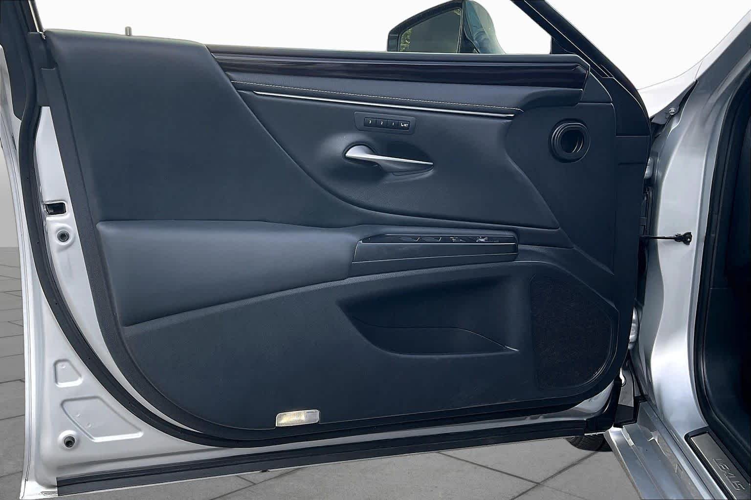 Used 2019 Silver Lining Metallic Lexus  image 21