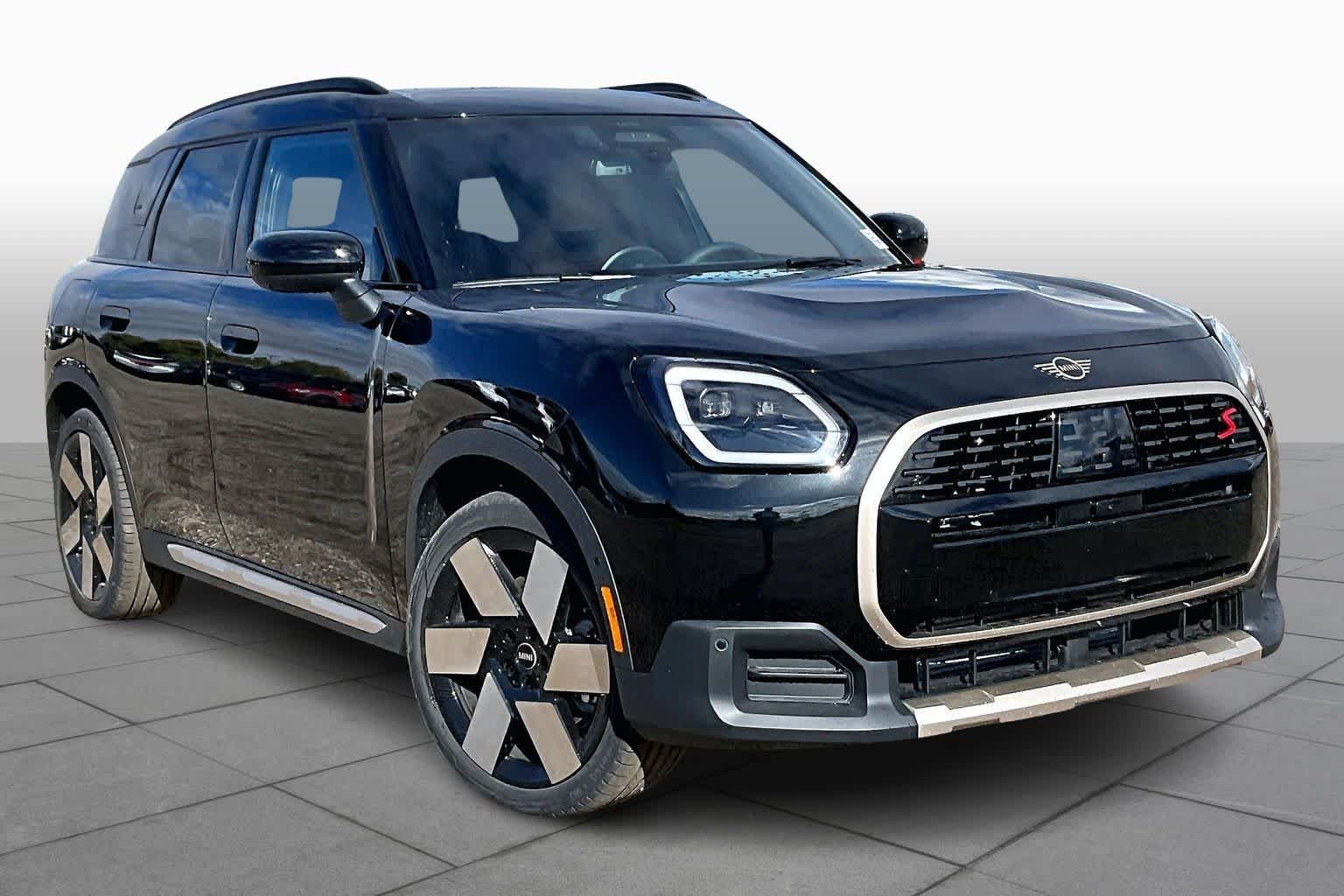New 2026 Midnight Black II Metallic MINI Iconic image 2