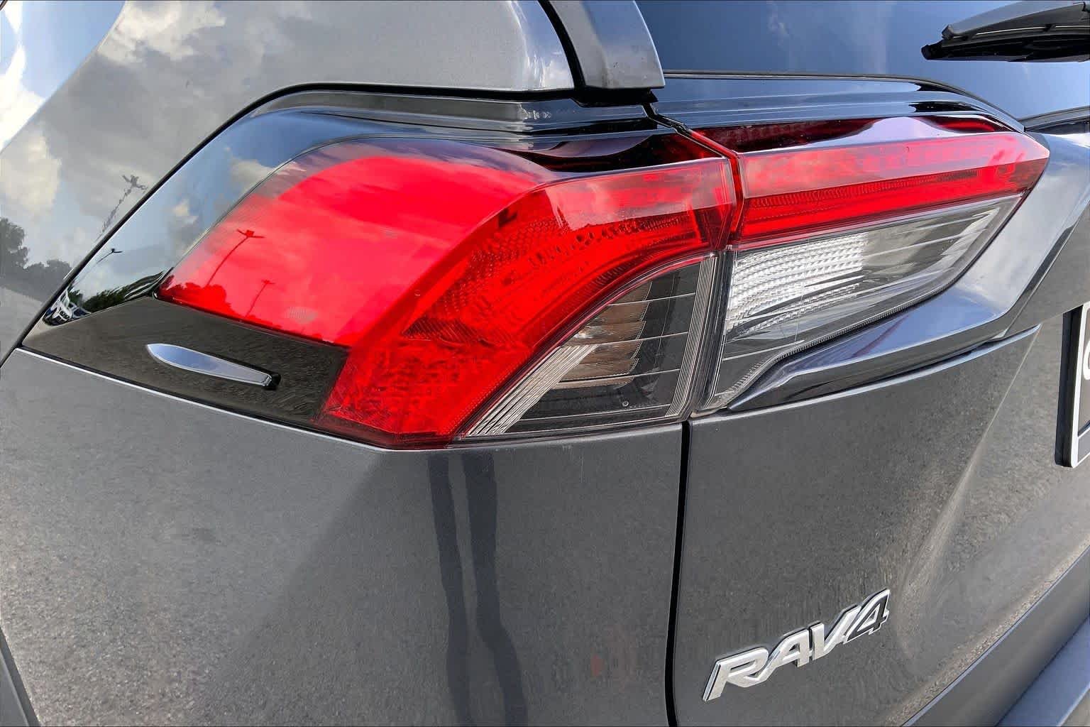 Used 2021 Magnetic Gray Metallic Toyota XLE Premium image 28