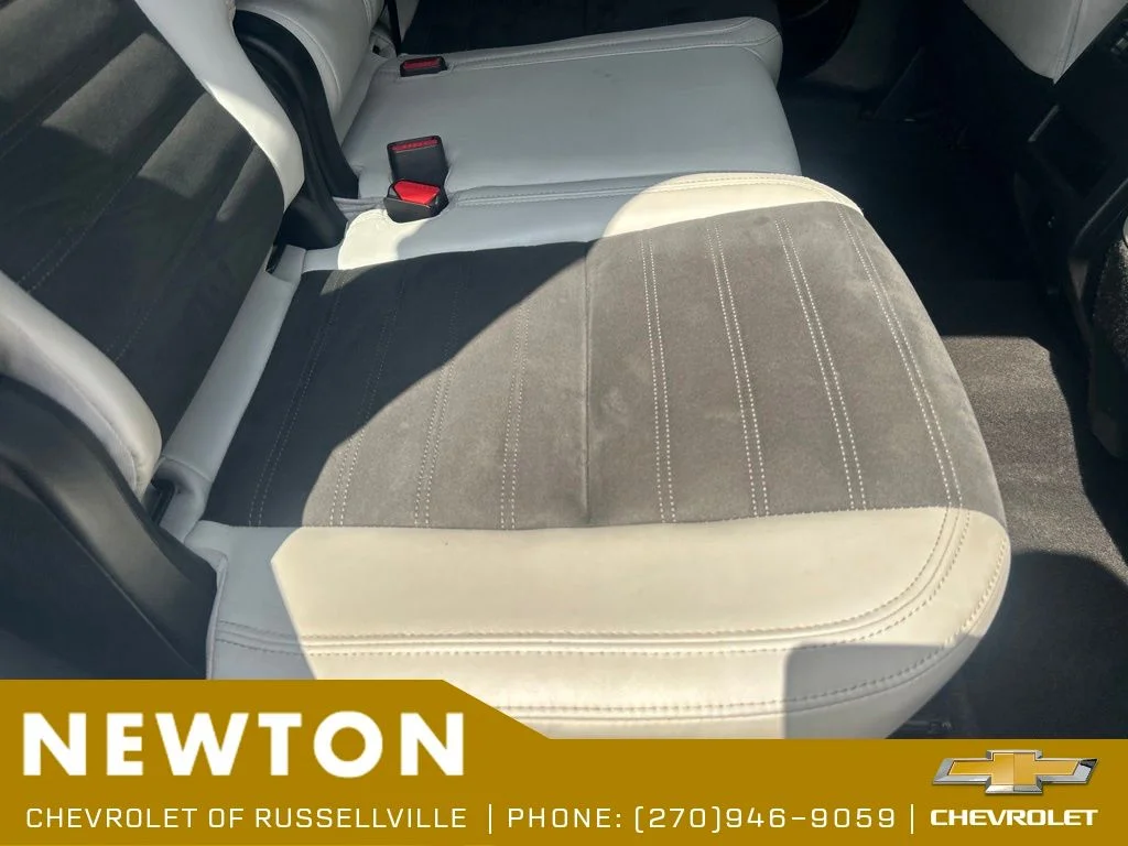 Used 2025  Mitsubishi SE image 29
