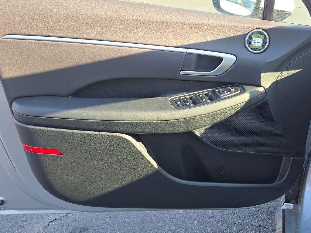 New 2026 Silver Hyundai SEL Sport image 19