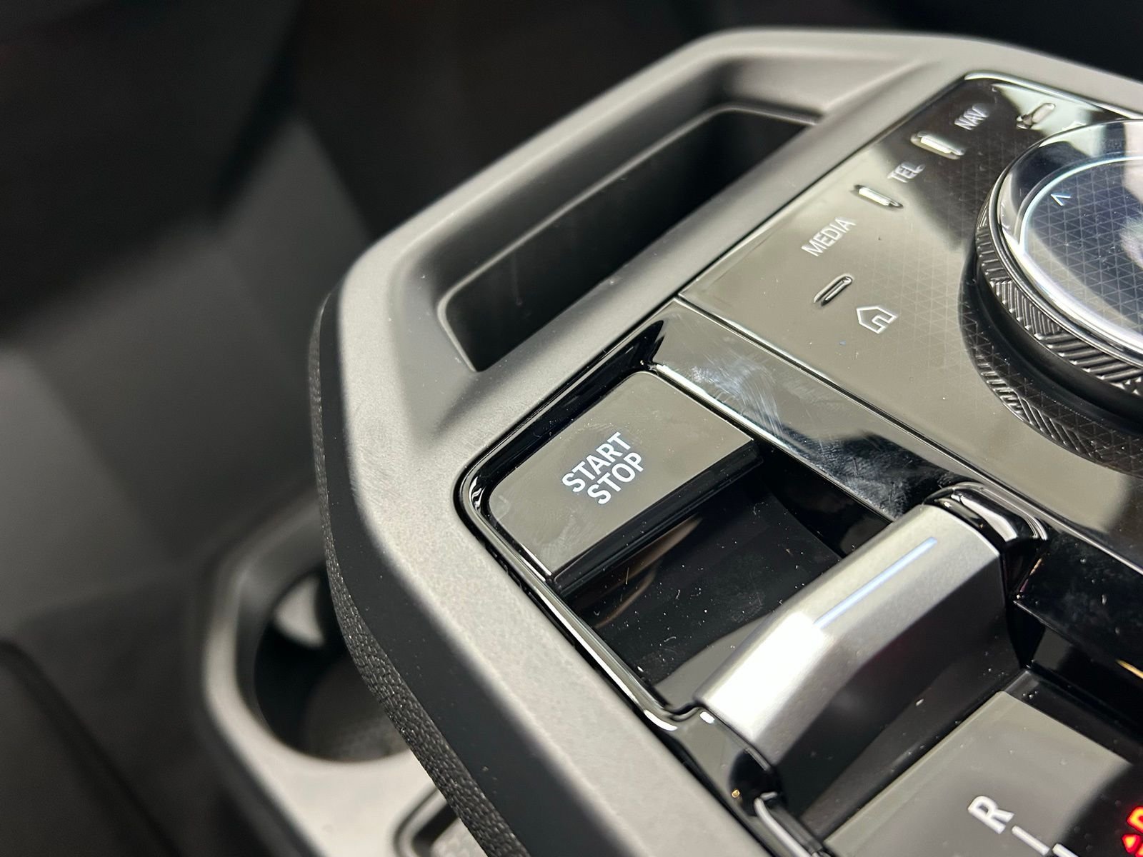 New 2026 Space Silver Metallic BMW xDrive45 image 21