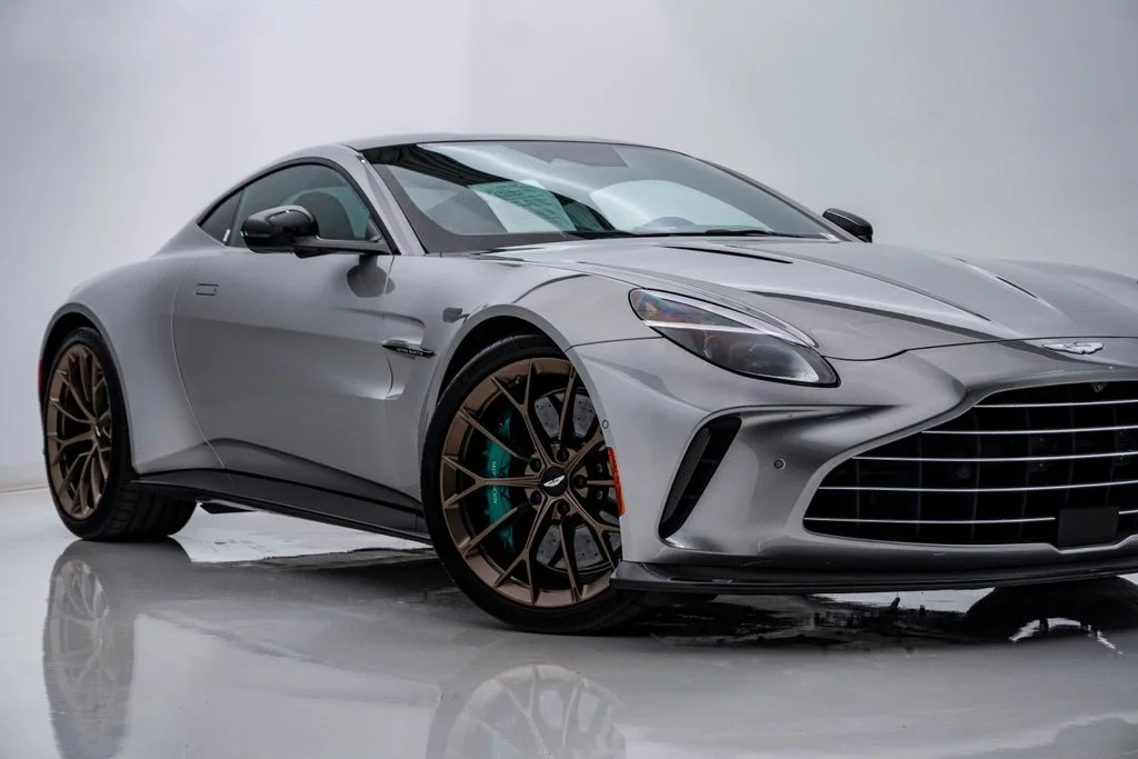 Used 2025 Aluminite Silver Aston Martin Carbon image 2