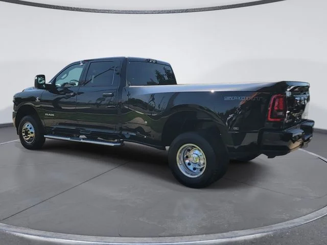 New 2026 Diamond Black Crystal Pearl-Coat Exterior Paint RAM Big Horn image 6