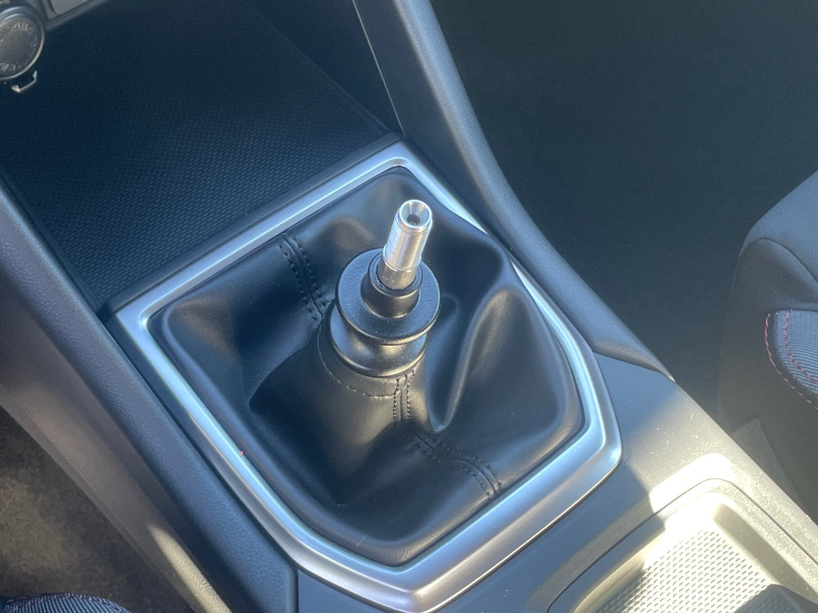 New 2026 CERAMIC WHITE Subaru Base image 16