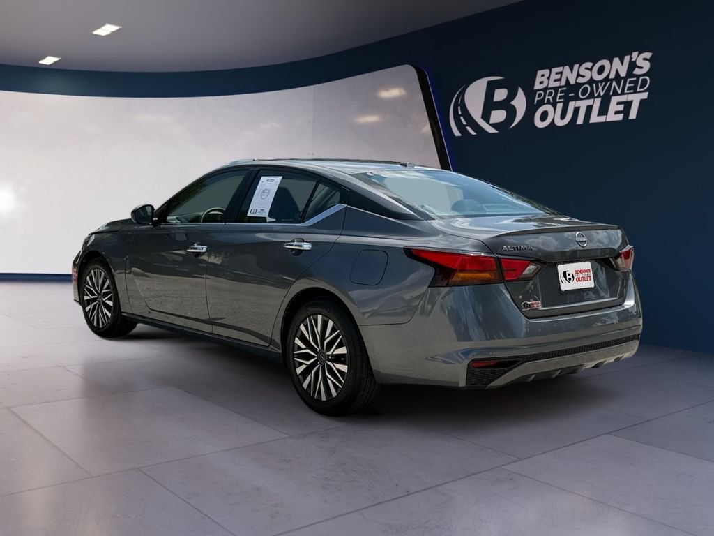 Used 2025 Gray Nissan 2.5 SV image 3