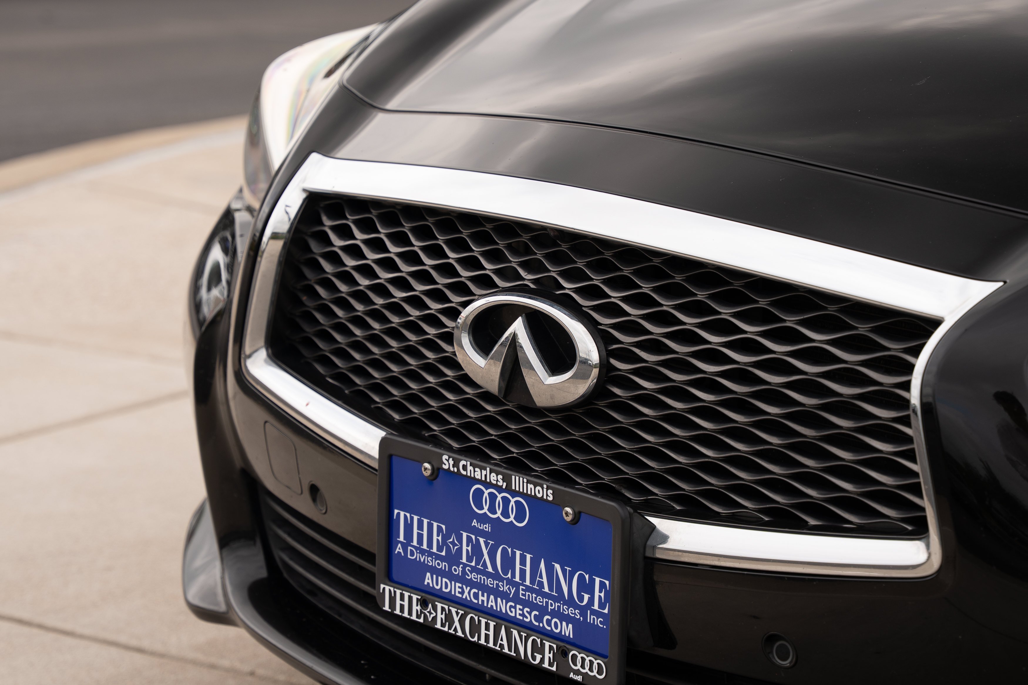 Used 2014 Black Obsidian INFINITI Premium image 31