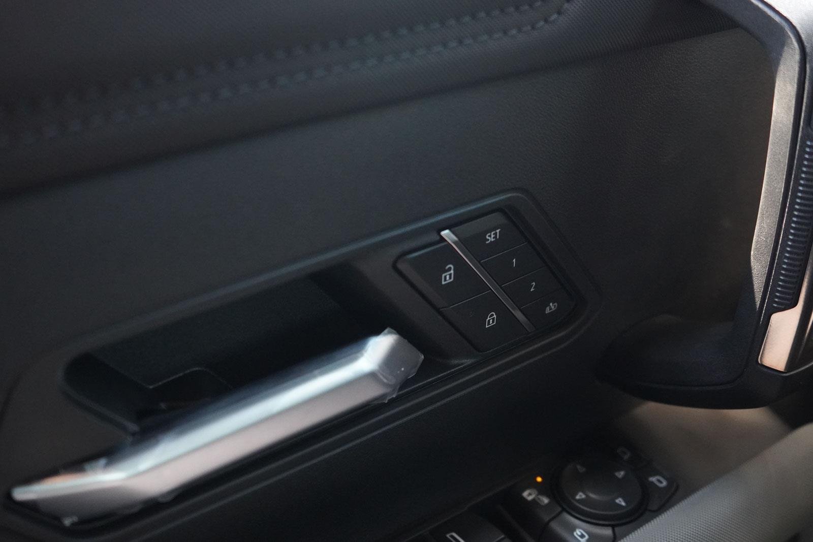 New 2025 Solar Orange GMC 2X image 20