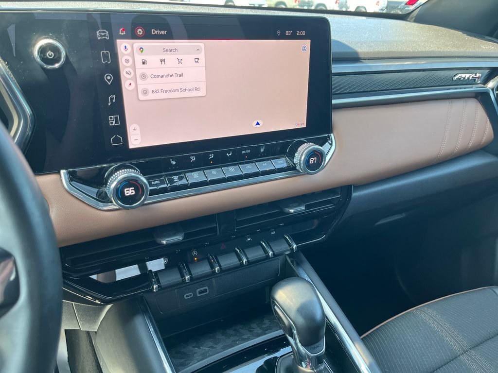 Used 2024 White GMC AT4 image 18