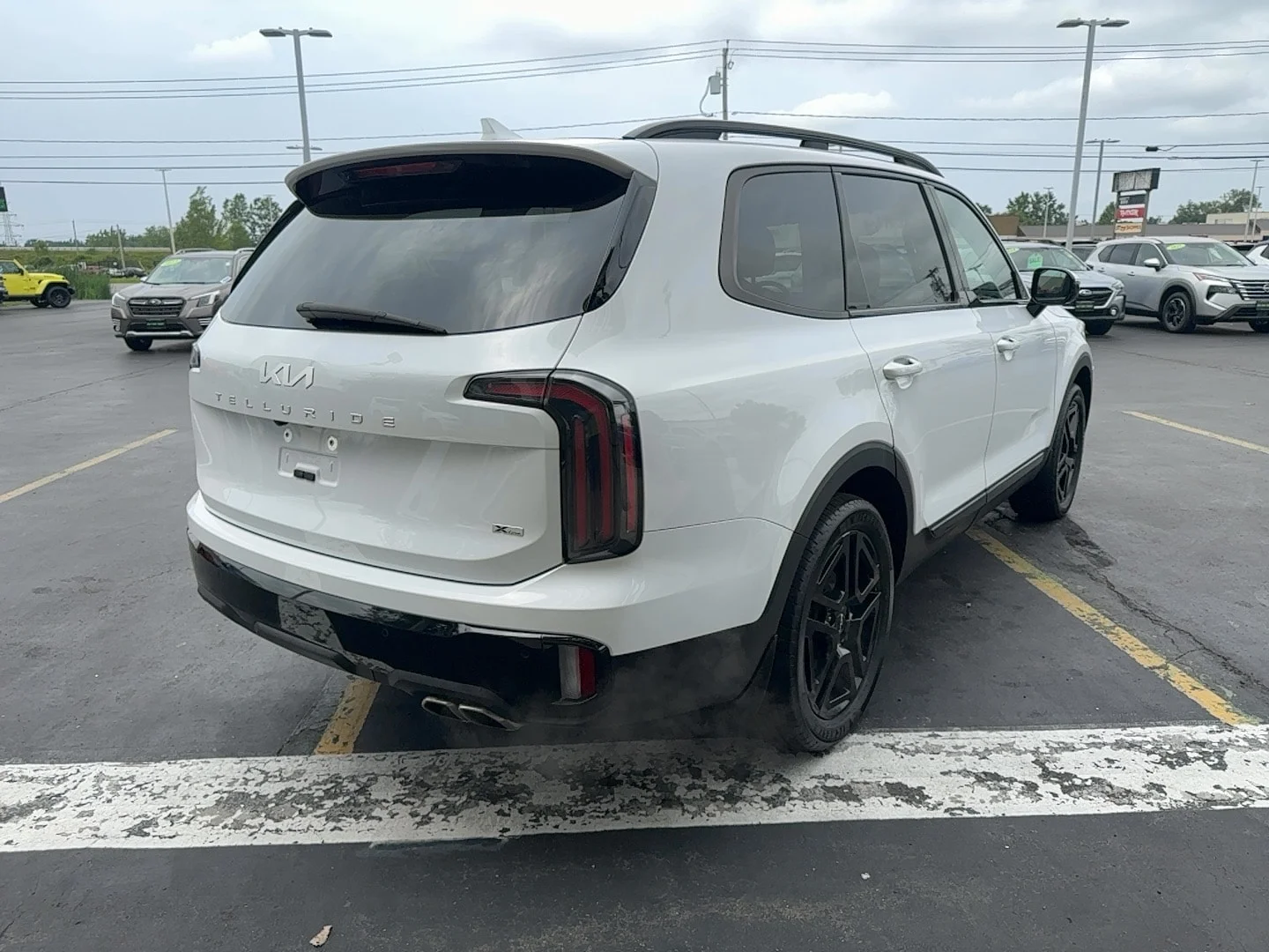 Used 2024 White Kia SX X-LINE image 6