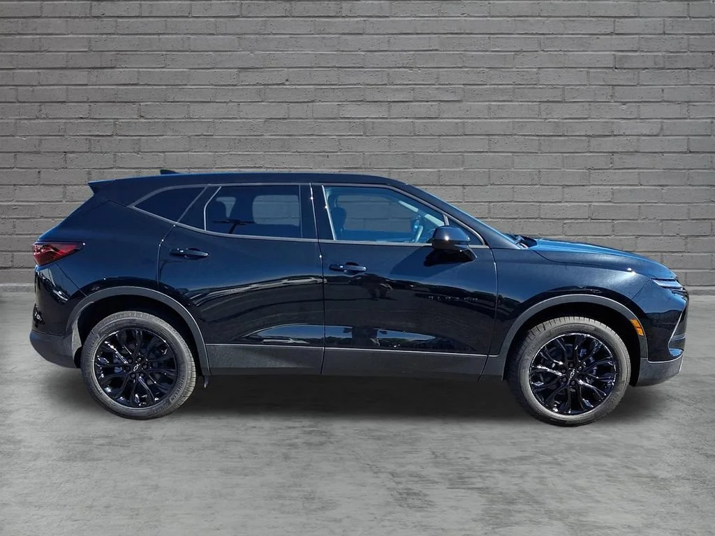 New 2026 Black Chevrolet 2LT image 9