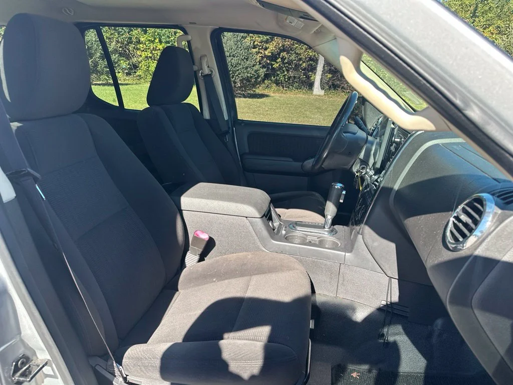 Used 2010 Silver Ford XLT image 20