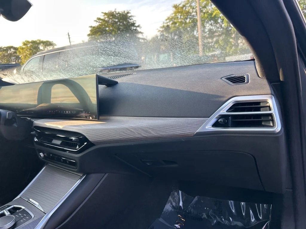 Used 2025 Gray BMW xDrive40 image 24