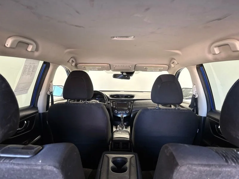 Used 2019 Blue Nissan S image 9