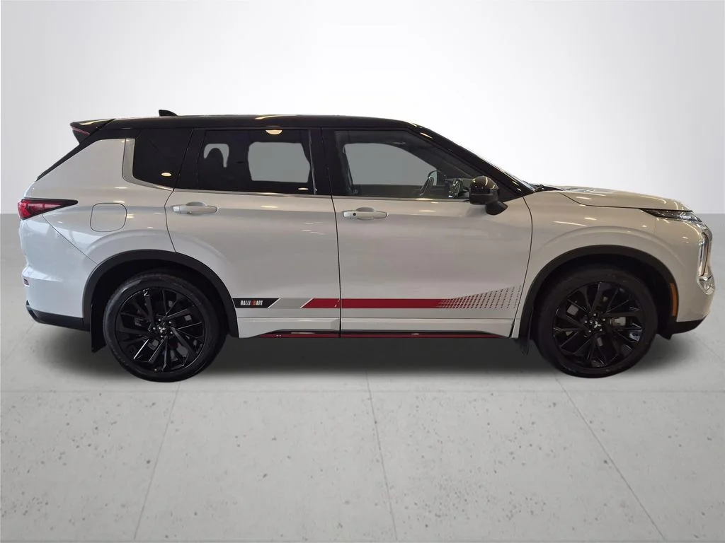 Used 2024 White Mitsubishi SE Ralliart image 6