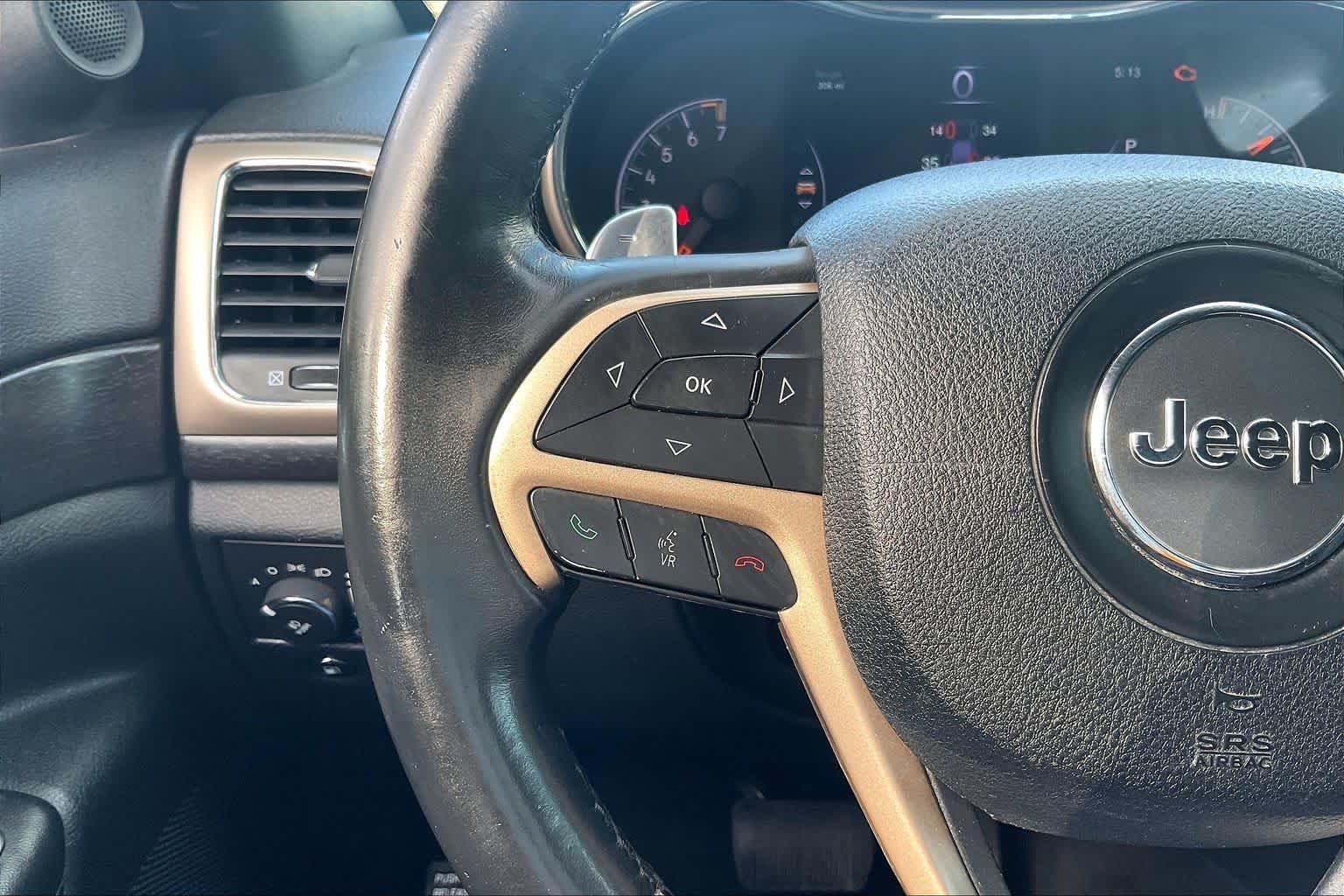 Used 2014 Bright White Clearcoat Jeep Laredo image 20