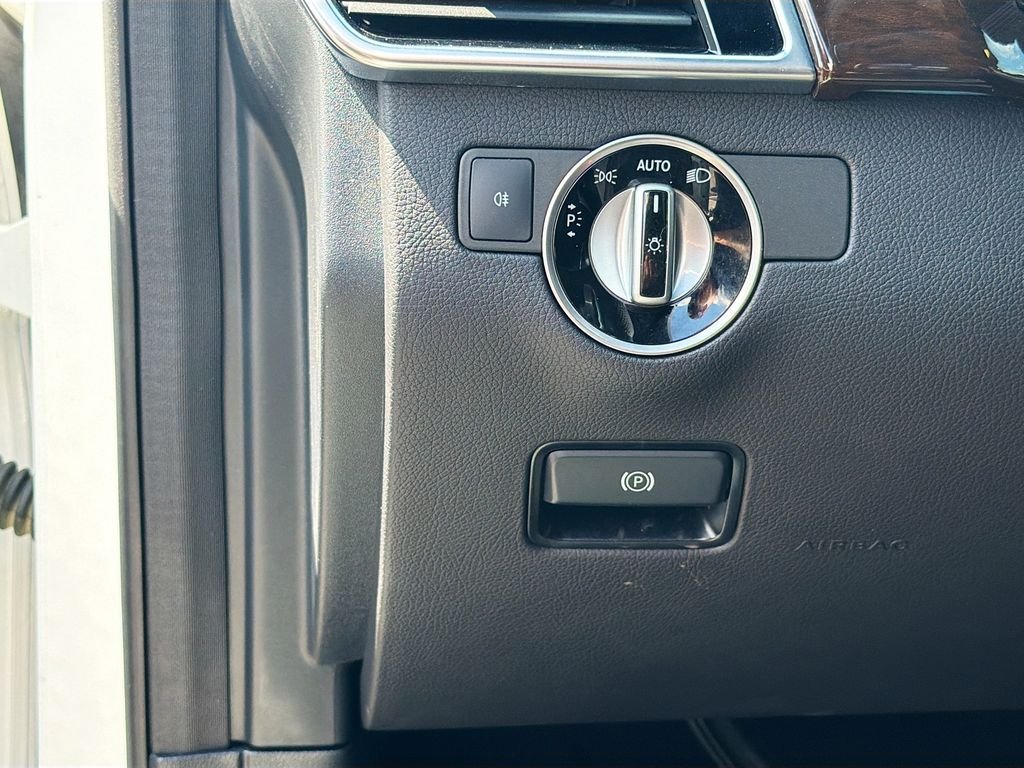 Used 2019 Polar White Mercedes-Benz 450 4MATIC® image 9
