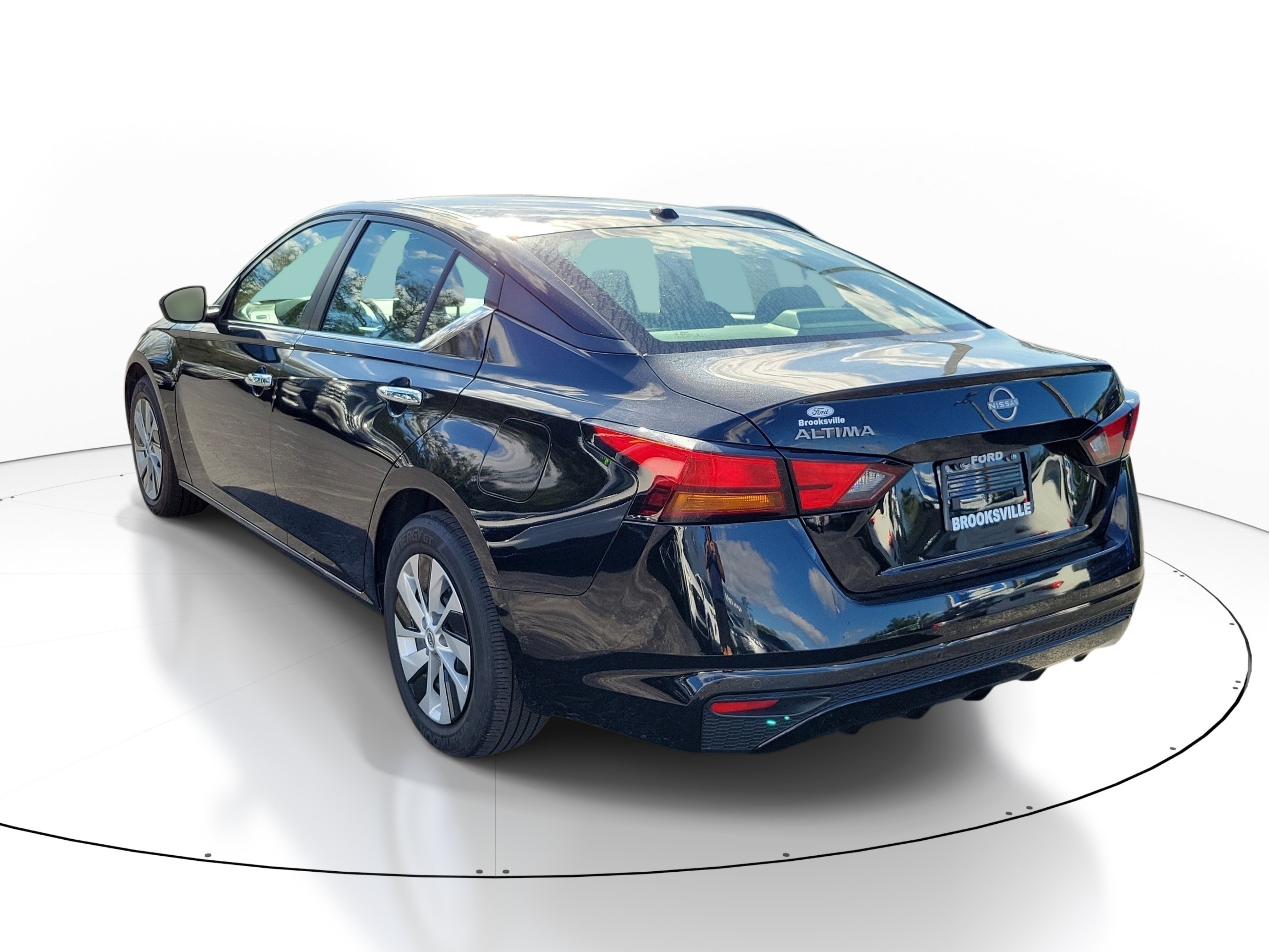 Used 2025 Super Black Nissan S image 3