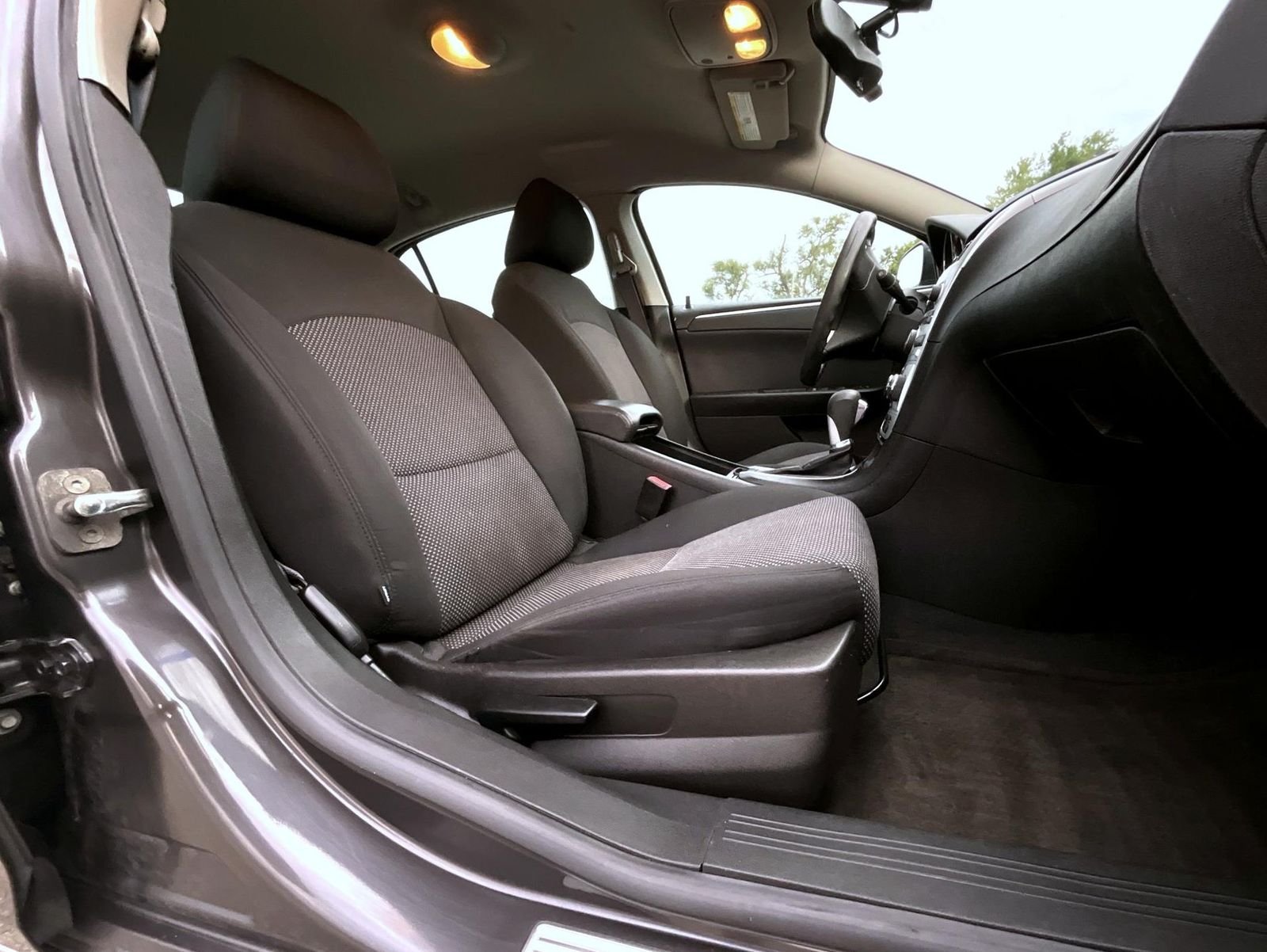 Used 2012 Beige Chevrolet LT image 18