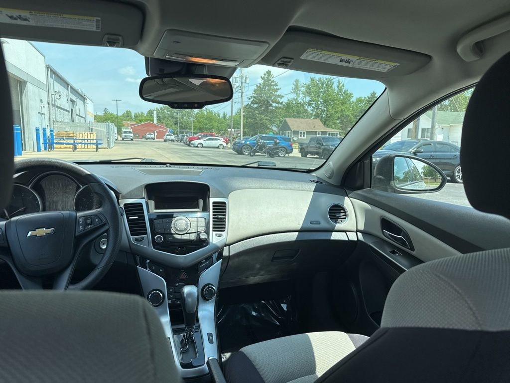 Used 2013 Silver Chevrolet LS image 26