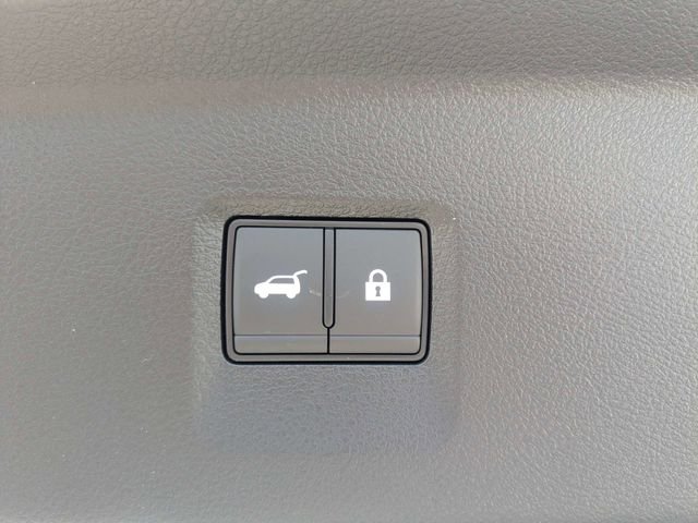 New 2027 RADIANT WHITE INFINITI Pure FWD image 13