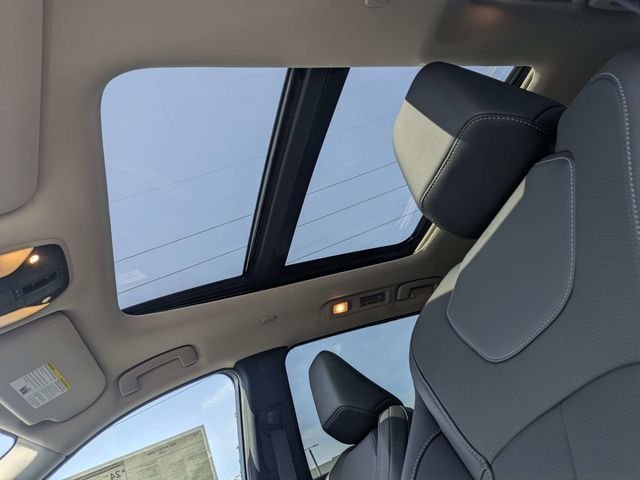 New 2027 MINERAL BLACK INFINITI Luxe FWD image 22