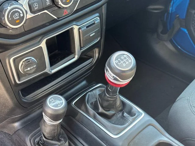 Used 2020 Blue Jeep Sport image 30