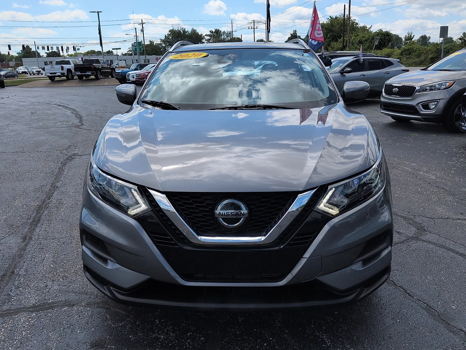 Used 2020 Gun Metallic Nissan SV AWD Xtronic CVT image 3