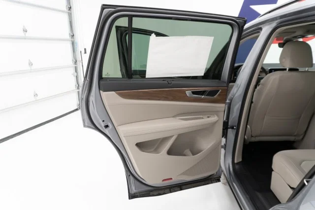 2026 Volkswagen Atlas SE w/Tech - Photo 18