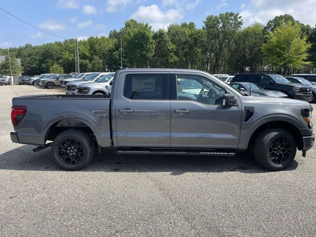 New 2026 Carbonized Gray Metallic Ford XLT image 2