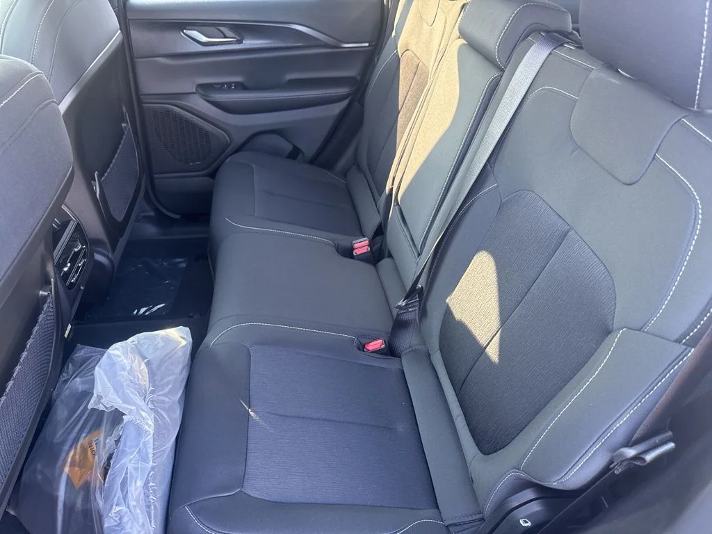 New 2026 Baltic Gray Metallic Clearcoat Jeep Laredo X image 37