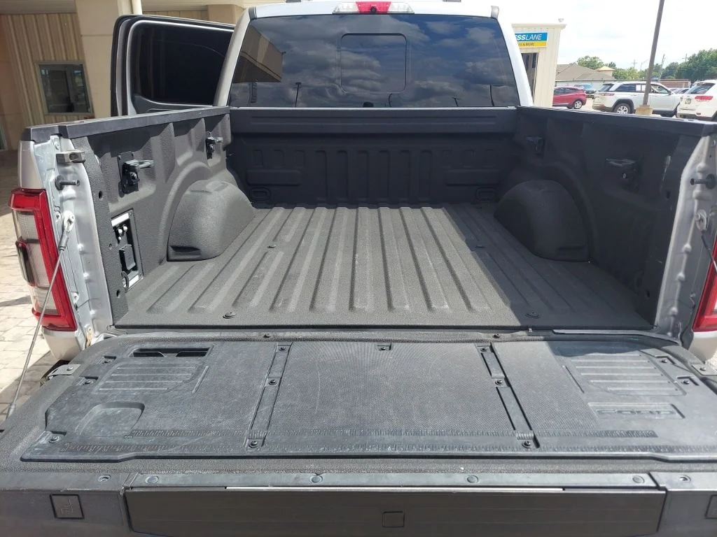 Used 2021 Silver Ford Lariat image 11