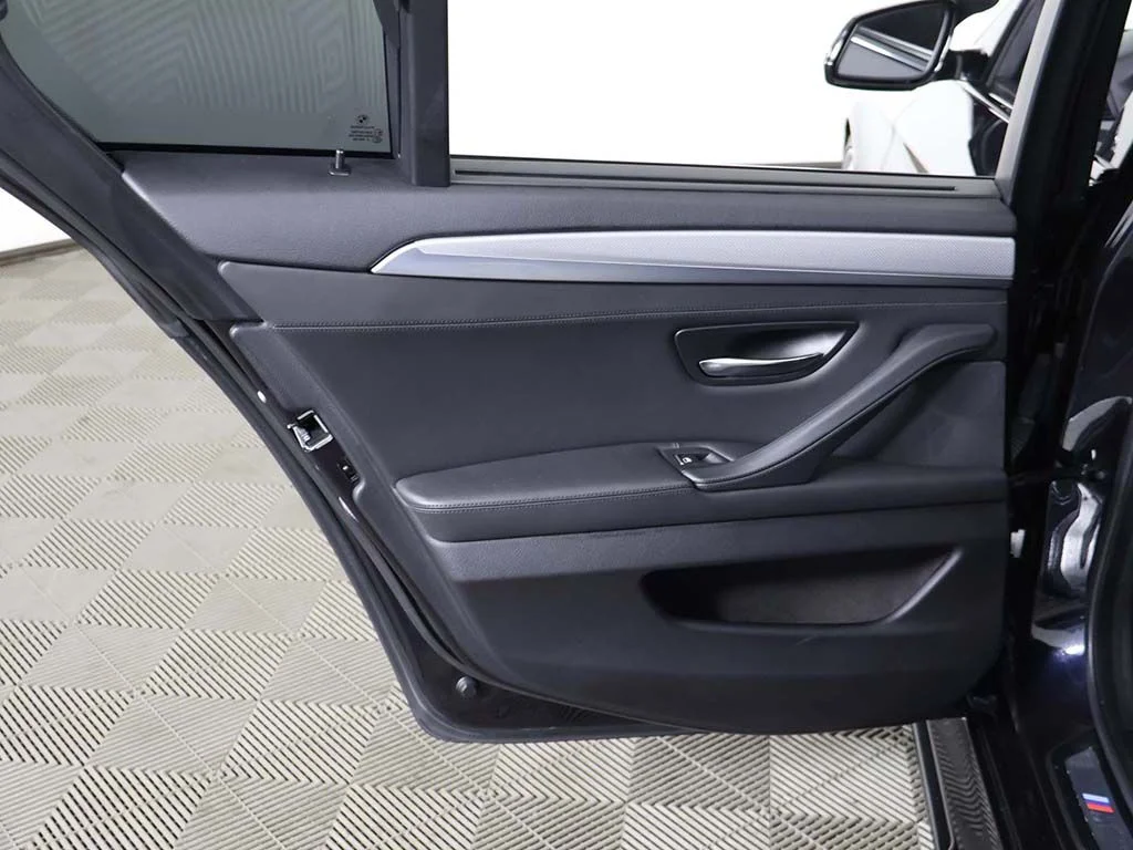 Used 2015 Carbon Black Metallic BMW 550i image 26