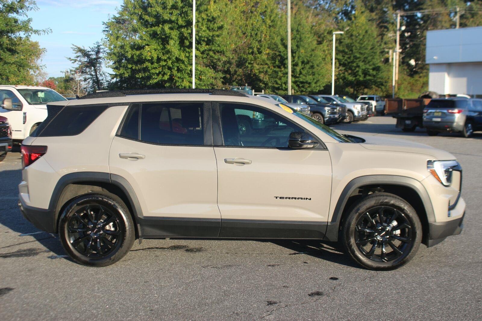 Used 2026 Riverstone Metallic GMC Elevation image 8